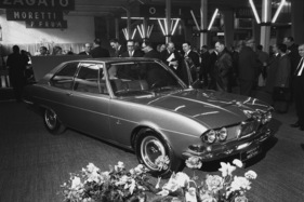 Jaguar FT Coupé - Body by Bertone (1966) - Präsentation auf dem Bertone-Stand des Genfer Automobilsalons 1966
