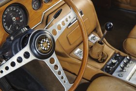 Jaguar FT Coupé - Body by Bertone (1966) - das Lenkrad aus dem E-Type, beim Wagen in Genf war eine anderer Hupknopf montiert (angeboten an der Bonhams-Versteigerung von Zoute 2014) Jaguar FT Coupé - Body by Bertone (1966) - das Lenkrad aus dem E-Type, beim Wagen in Genf war eine anderer Hupknopf montiert (angeboten an der Bonhams-Versteigerung von Zoute 2014)