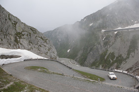 Jaguar MK 1 (1959) - an der Rallye Peking-Paris 2013 - Sonderprüfung Tremola Tag 31