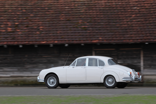 Bild: Jaguar MK II (1961) - drinnen ist gut geheizt - OSMT Zug am 5. Mai 2019