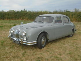 Jaguar MK1 2.4-Litre Sports Saloon (1957) - als Lot 126 angeboten an der Bonhams Olympia Versteigerung am 3. Dezember 2018