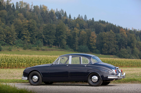 Jaguar Mk 2 2,4 Litre (1964) - die Fensterflächen sind beim Mk 2 deutlich grösser als beim Vorgänger Mk 1