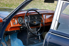 Jaguar Mk 2 2,4 Litre (1964) - edles Holz auf dem Armaturenbrett