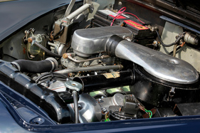 Jaguar Mk 2 2,4 Litre (1964) - grosser Luftfilter