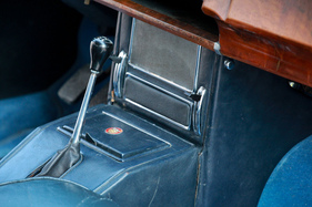 Jaguar Mk 2 2,4 Litre (1964) - relativ kurzer Schalthebel