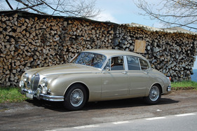 Jaguar Mk 2 2,4-Litre Saloon (1967) - angeboten an der Versteigerung der Oldtimer Galerie Toffen anlässlich der Dolder Classics vom 8. Juni 2013