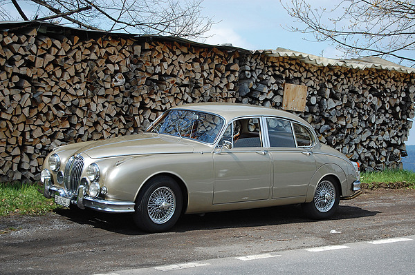 Jaguar Mk 2 2,4-Litre Saloon (1967) - angeboten an der Versteigerung der Oldtimer Galerie Toffen anlässlich der Dolder Classics vom 8. Juni 2013