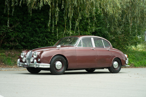 Bild: Jaguar Mk 2 3.8-Litre Saloon (1967) - als Lot 06 an der Versteigerung "Klassische Automobile & Motorräder" der Oldtimer Galerie in Toffen am 18. Oktober 2025