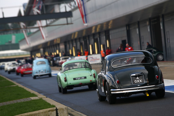 Jaguar Mk 2 in der Boxengasse - Silverstone Classic 2017