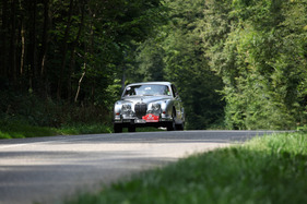 Jaguar Mk II (1962) - on French roads - RAID Suisse-Paris 2012