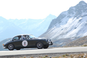 Jaguar Mk II (1965) - Bernina Gran Turismo 2017
