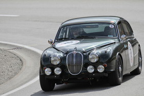 Jaguar Mk II (1965) - Bernina Gran Turismo 2017