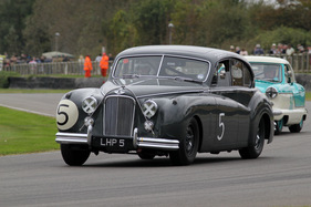 Jaguar Mk VII (1951) - Rennen R5 und R12 - St Mary's Trophy am Goodwood Revival 2012 (1951)
