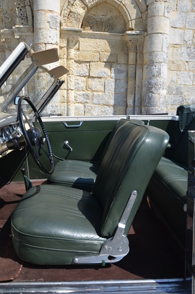 Jaguar Mk VII Beutler Cabriolet (1953) - bequemer Fahrerarbeitsplatz