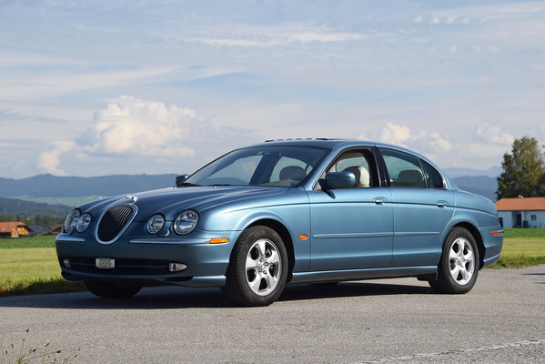 Jaguar S-Type 3,0 V6 (1999) - nachgemeldet als Lot 36A an der Versteigerung der Oldtimer Galerie Toffen am 14. Oktober 2017