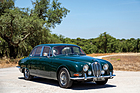 Bild: Jaguar S-Type 3.8-Litre Saloon (1965) - als Lot 181 an der RM/Sotheby's-Versteigerung "The Sáragga Collection" 2019
