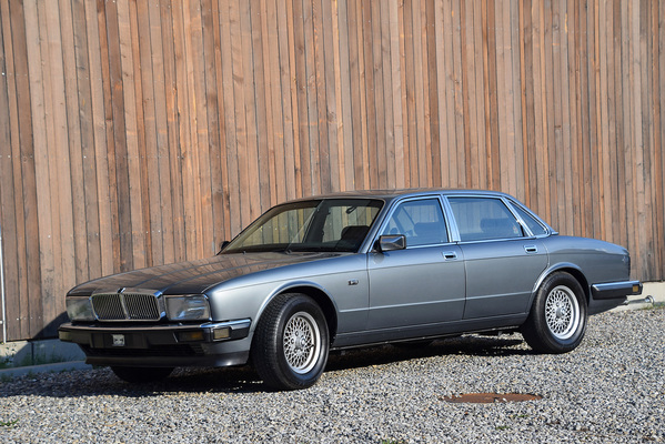 Jaguar Sovereign 3.6i (1987) - als Lot 02 an der Versteigerung der Oldtimer Galerie Toffen am 20. Oktoberl 2018