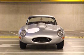 Jaguar Type E 3.8-Litre semi-Lightweight compétition coupé hardtop (1962) - als Lot 389 an der Bonhams Versteigerung "Les grandes marques du monde au Grand Palais" in Paris 2017
