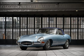 Jaguar Type E 3,8 Litres Flat Floor Roadster (1961) - als Lot 346 an der Bonhams Versteigerung "Les grandes marques du monde au Grand Palais" in Paris 2017