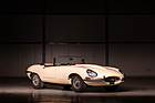 Image: Jaguar Type E 3,8L Série 1 cabriolet "plancher plat" (1961) - offered as lot 238 at the Artcurial Rétromobile Paris auction on February 3-4, 2023