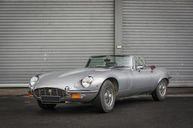 Jaguar Type E Série III V12 Roadster (1972) - als Lot 429 an der Bonhams Versteigerung "Les grandes marques du monde au Grand Palais" in Paris 2017