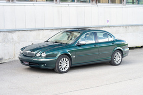 Jaguar X-Type 2.5L V6 Sovereign (2006) - als Lot 39 an der Versteigerung "Klassische Automobile & Motorräder" der Oldtimer Galerie in Toffen am 18. Oktober 2025