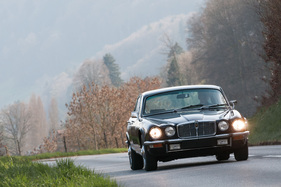 Jaguar XJ 12 L (1972) - angeboten an der Versteigerung der Oldtimer Galerie in Toffen am 26. April 2014