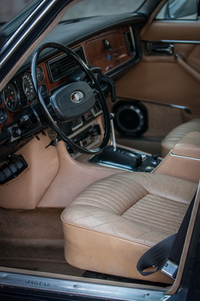 Jaguar XJ 12 L Serie II (1973) - Luxus in Leder und Holz