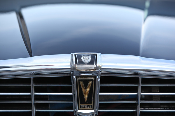 Jaguar XJ 12 L Serie II (1973) - V-12 - nichts wird hier getarnt