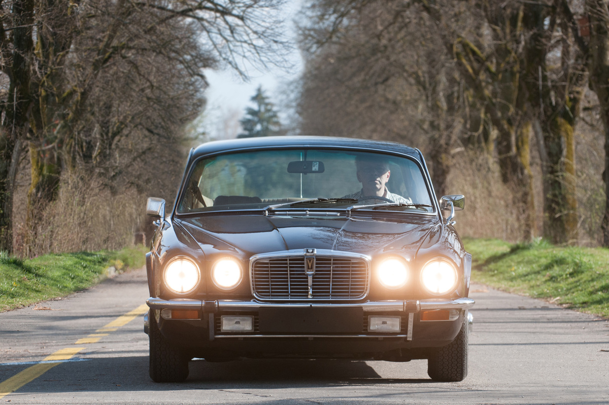 Jaguar XJ 12 L Serie II (1973) - rund 1,77 Meter breit