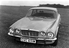 Jaguar XJ 12 L Serie II (1974) - geändertes Kühlerdesign für den Zwölfzylinder