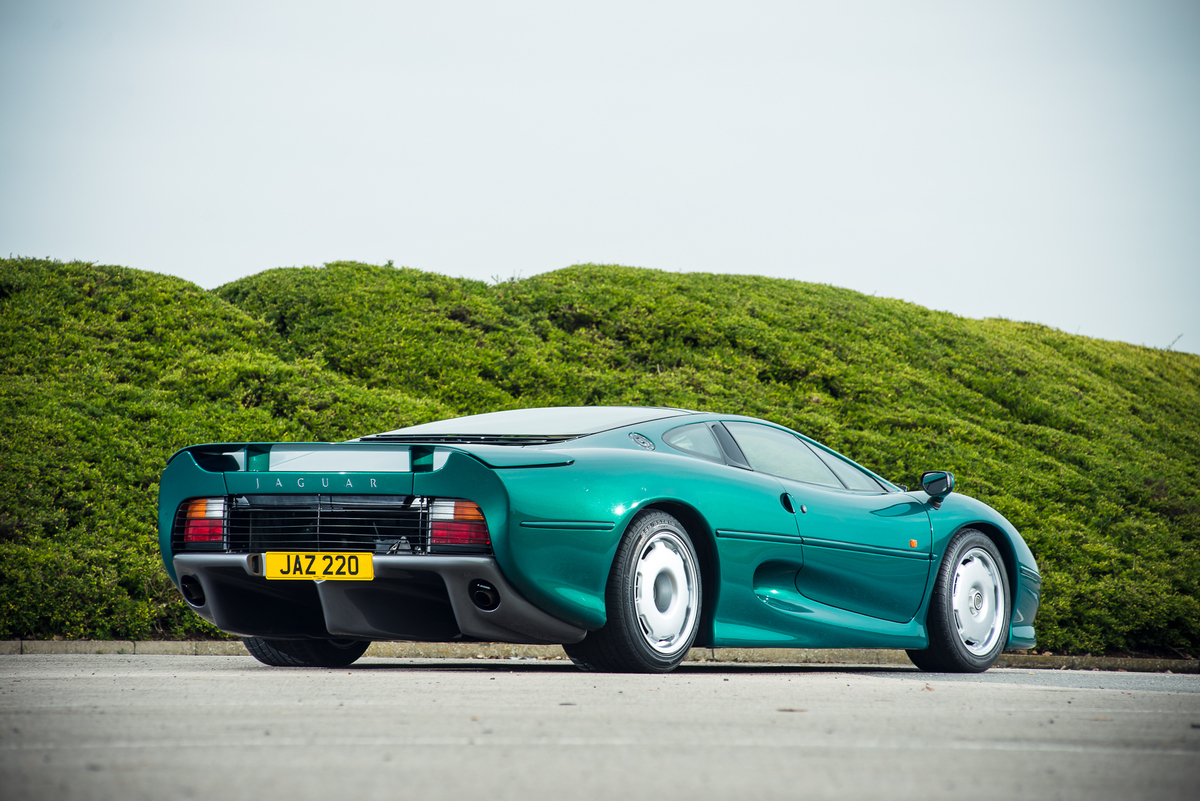 Jaguar XJ 220 (1991) - als Lot 333 angeboten am Silverstone Auctions NEC Classic Motor Show Sale 2015