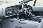 Jaguar XJ 220 (1992) - Cockpit der rechtsgelenkter Version