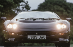 Jaguar XJ 220 (1992) - flach und agressiv