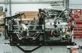 Jaguar XJ 220 (1992) - hinterer Hilfsrahmen mit V6-Motor