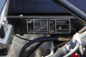 Jaguar XJ 220 (1993) - Einstelldaten im Motorraum