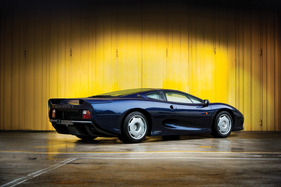 Jaguar XJ 220 (1993) - angeboten als Lot 139 an der RM Auction Villa Erba am 25. Mai 2013 (1993)