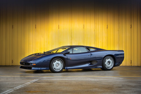 Jaguar XJ 220 (1993) - angeboten als Lot 139 an der RM Auction Villa Erba am 25. Mai 2013 (1993)