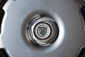 Jaguar XJ 220 (1993) - der Jaguar im Rad