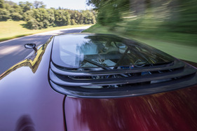 Jaguar XJ 220 (1993) - der V6 erzeugt tüchtig Vortrieb