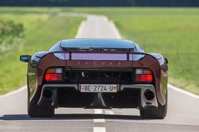 Jaguar XJ 220 (1993) - der mächtige Diffusor sorgt zusammen mit dem Heckspoiler für 270 kg Abtrieb