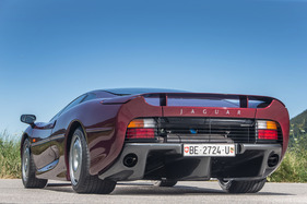 Jaguar XJ 220 (1993) - die Technik ist von allen Seiten sichtbar (1993)