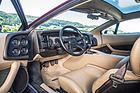 Jaguar XJ 220 (1993) - interessant die Zusatzinstrumente in der Türe