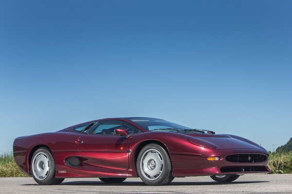 Image: Jaguar XJ 220 - one of the youngtimers up for election in 2023