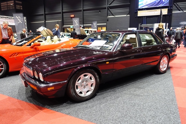 Jaguar XJ 3.2 Automatik (1995) – für 8950 Euro – Classic Car Show Maastricht 2025