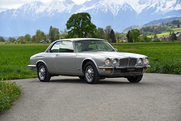 Jaguar XJ 4.2 C (1977) - als Lot 46 an der Swiss Classic World Versteigerung der Oldtimer Galerie am 1. Juni 2024