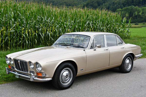 Jaguar XJ 6 2.8-Litre Series 1 (1969) - als Lot 42 an der Versteigerung der Oldtimer Galerie in Toffen am 19. Oktober 2019