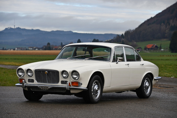 Jaguar XJ 6 4.2-Litre Series 1 (1971) - als Lot 28 an der Versteigerung der Oldtimer Galerie in Toffen am 28. März 2020