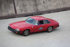 Jaguar XJ-S (1976) - Teststrecke auf dem Dach der Lingotto-Fabrik in Turin - Alpenbrevet 2019 (1976)