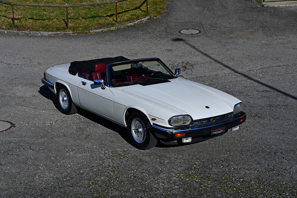 Jaguar XJ-S V12 Convertible (1989) - als Lot 48 angeboten an der Versteigerung der Oldtimer Galerie Toffen am 22. März 2025